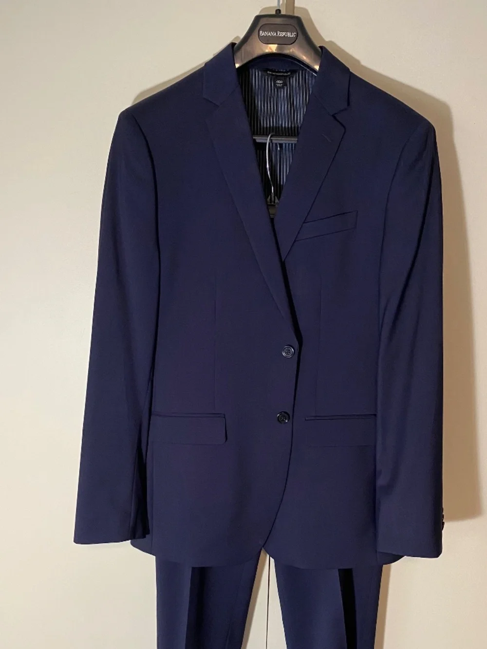 Banana Republic Men’s Navy Slim‑Fit Suit – Super 120’s Italian Wool, 40R / 34×34